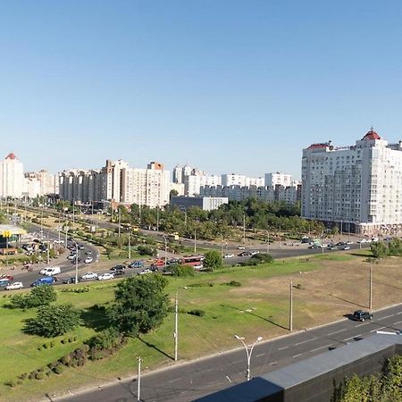 Stylish Panoramic Apartments. Smartplaza. Metro Minskaya Kyiv Exterior foto