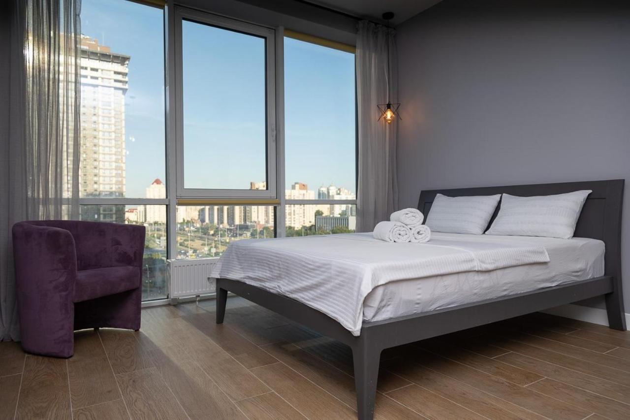 Stylish Panoramic Apartments. Smartplaza. Metro Minskaya Kyiv Exterior foto