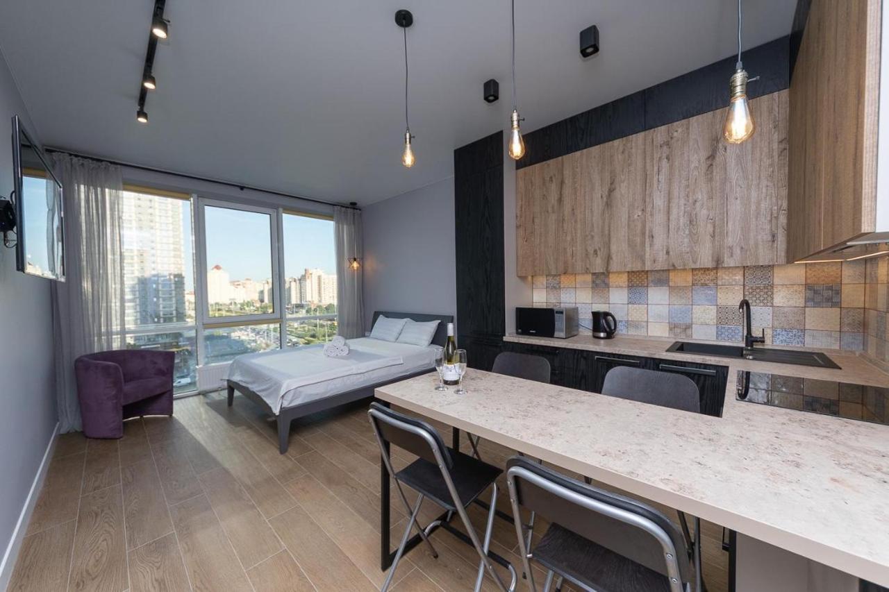 Stylish Panoramic Apartments. Smartplaza. Metro Minskaya Kyiv Exterior foto