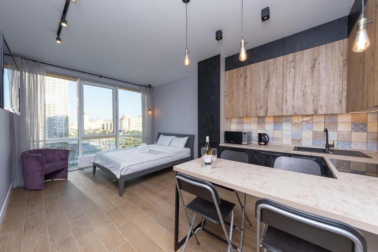 Stylish Panoramic Apartments. Smartplaza. Metro Minskaya Kyiv Exterior foto