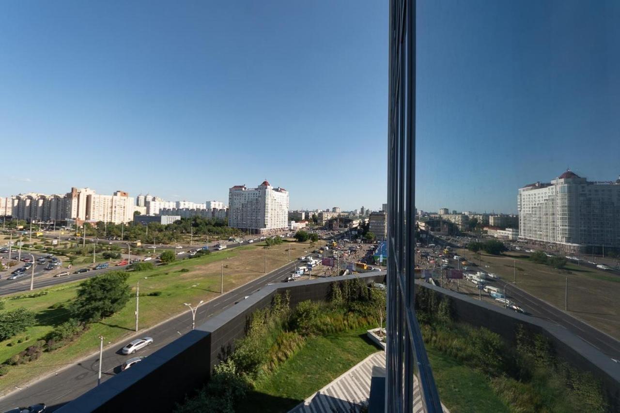Stylish Panoramic Apartments. Smartplaza. Metro Minskaya Kyiv Exterior foto